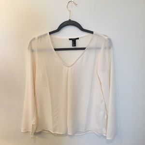 Lovely white blouse!